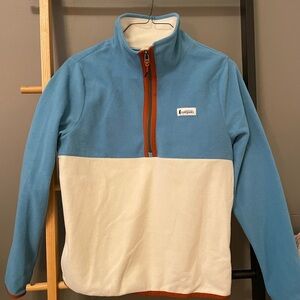 Cotopaxi blue ans white pull over fleece
